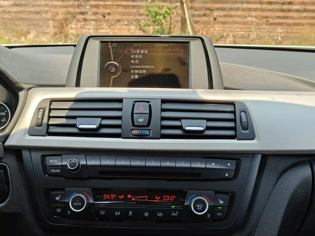 BMW 3 Series 2014 — фото 12