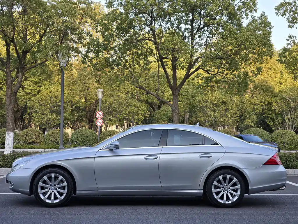 Mercedes-Benz CLS 2011 — фото 3