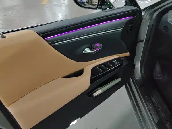 Lexus ES 2024
