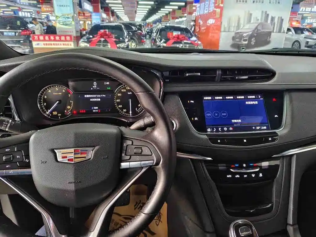 Cadillac XT6 2021 — фото 17