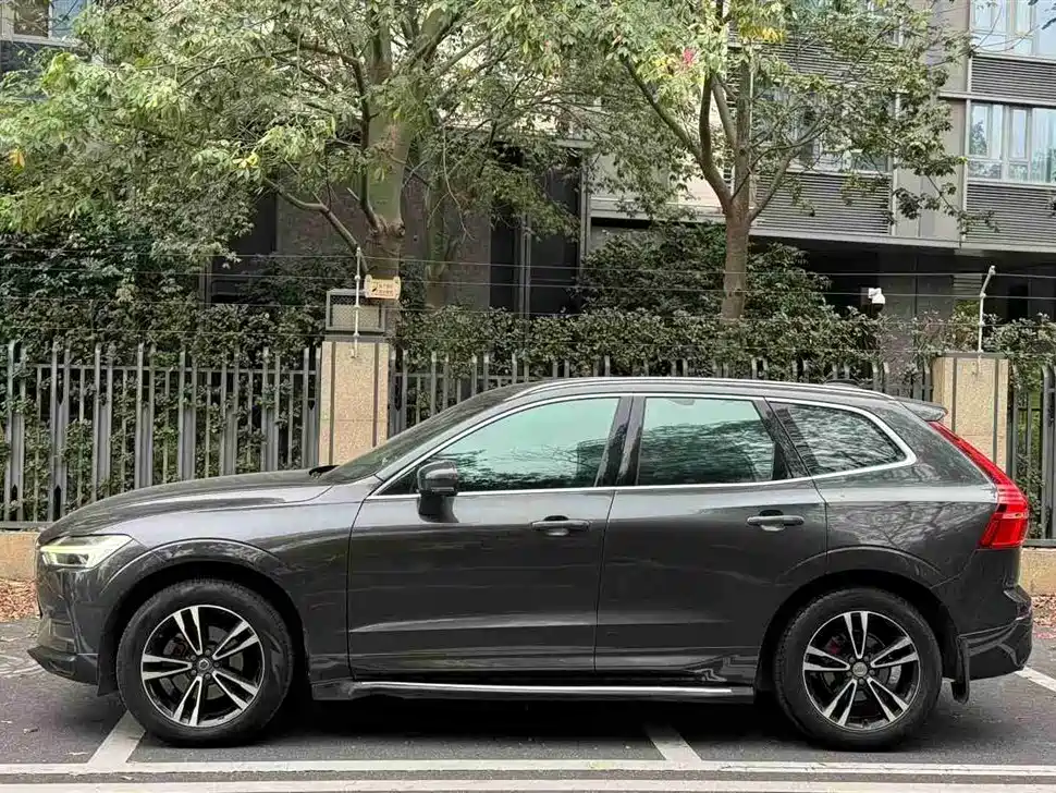 Volvo XC60 2018 — фото 3