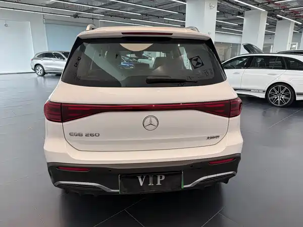 Mercedes-Benz EQB 2025