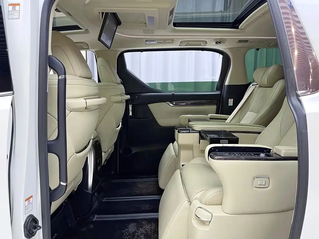 Toyota Alphard 2020 — фото 8