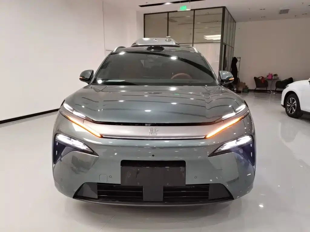 BYD Tang L 2025