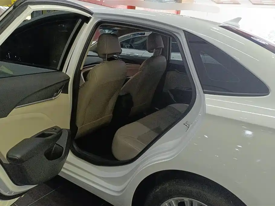 Buick Excelle 2016 — фото 11