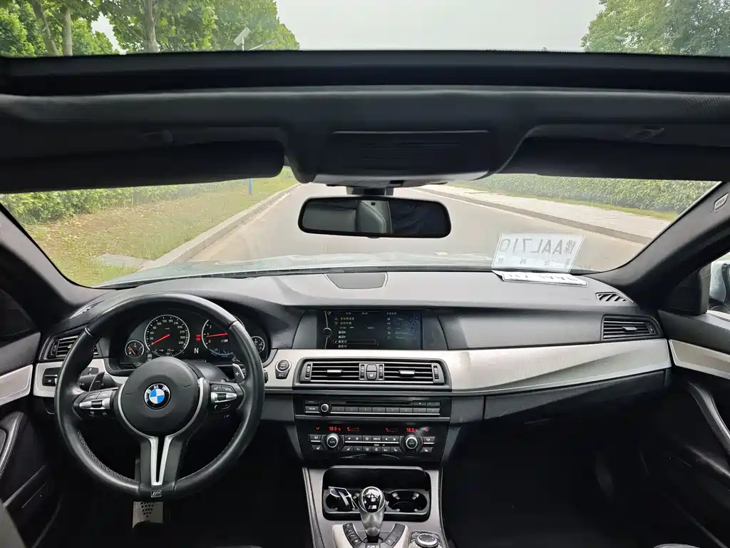 BMW M5 2015 — фото 6
