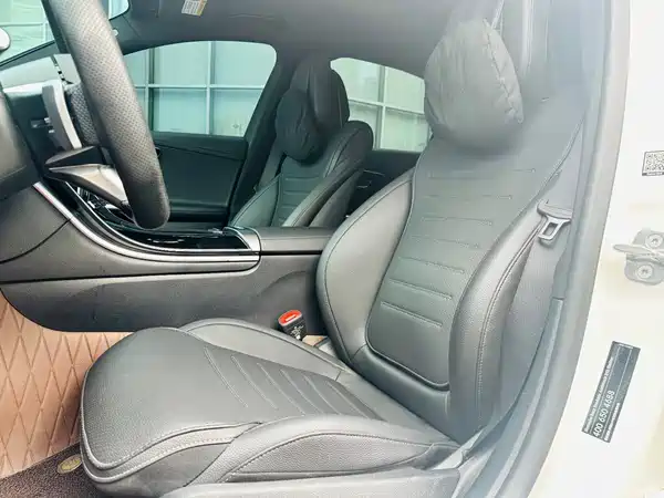 Mercedes-Benz C-Class 2024