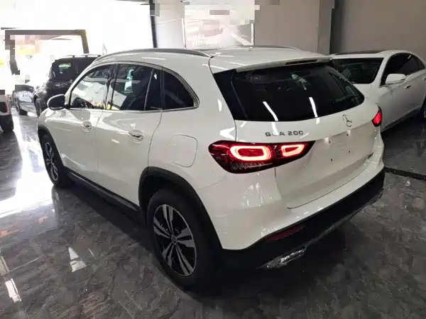 Mercedes-Benz GLA 2021