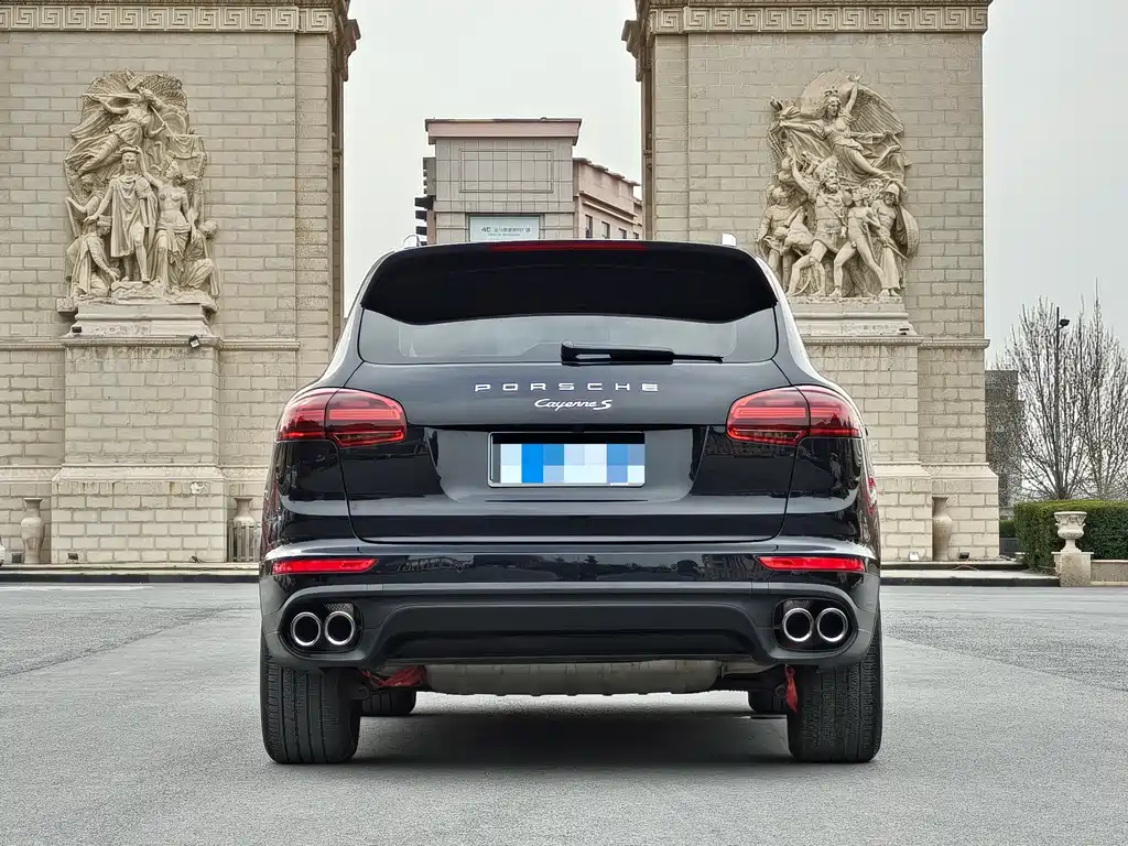 Porsche Cayenne 2018 — фото 22