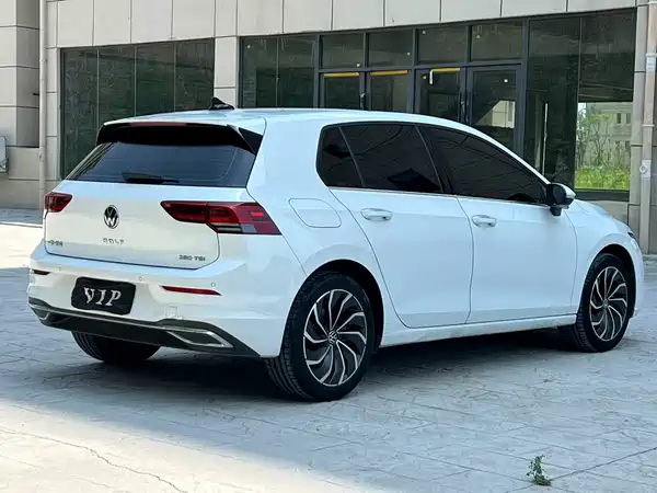 Volkswagen Golf 2023