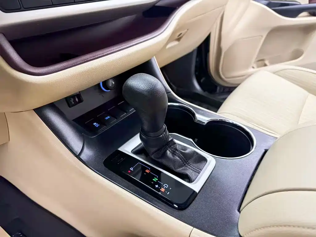 Toyota Highlander 2016 — фото 11