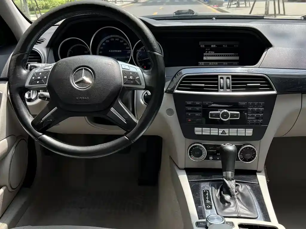 Mercedes-Benz C-Class 2014 — фото 11