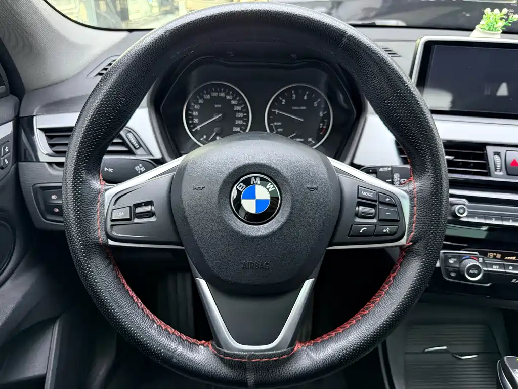 BMW X1 2017 — фото 9