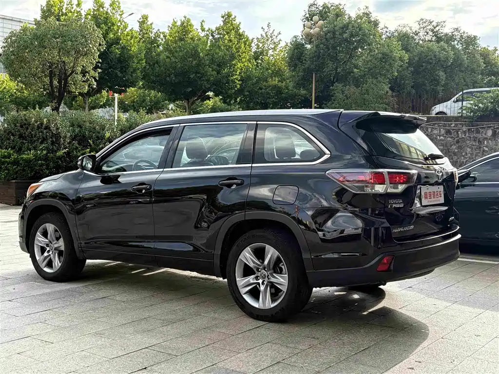Toyota Highlander 2017 — фото 10