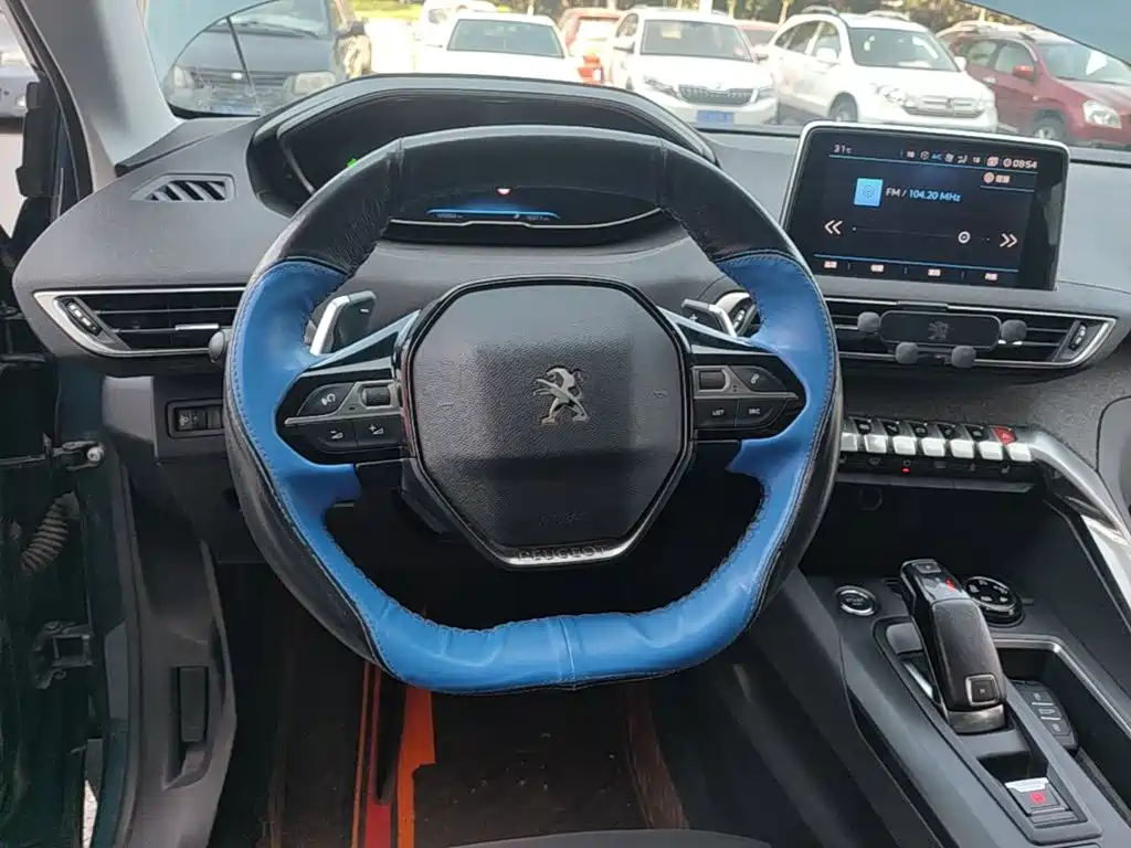 Peugeot 5008 2017 — фото 11