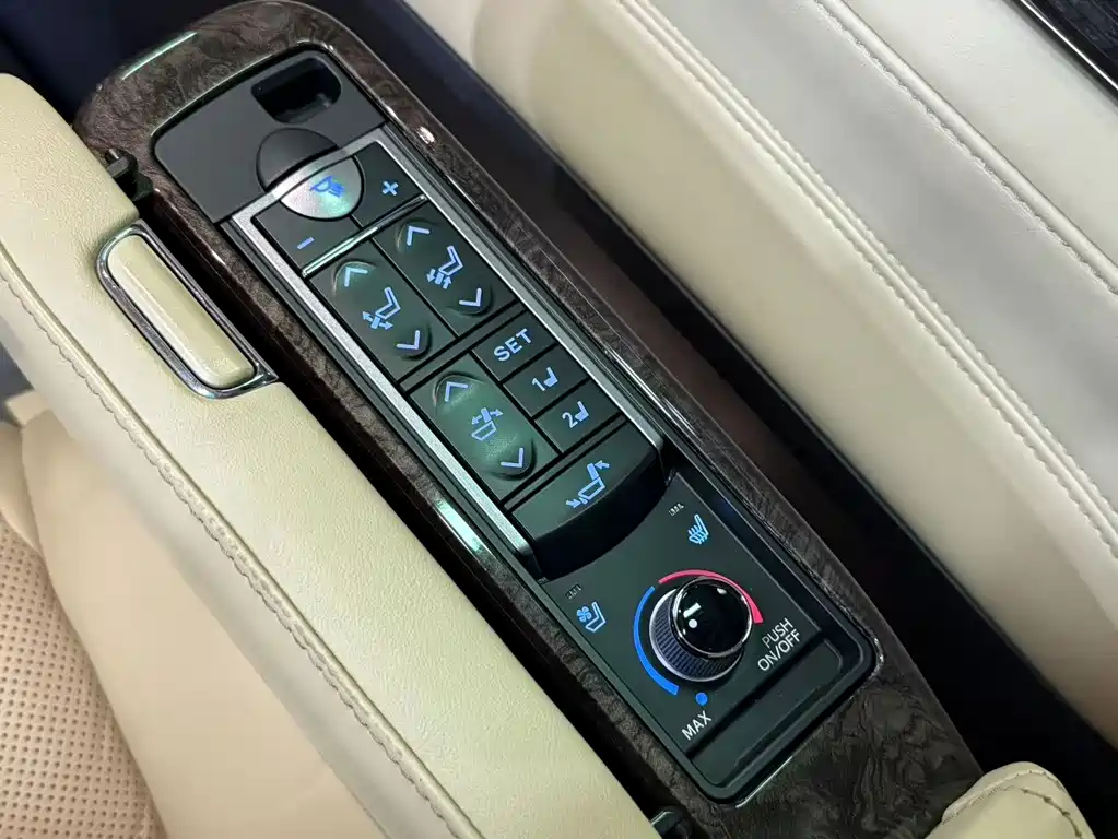 Toyota Alphard 2020 — фото 16
