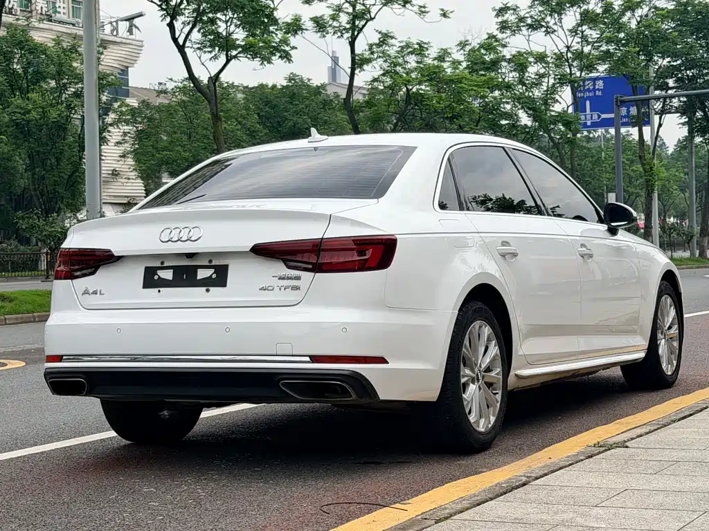 Audi A4L 2019