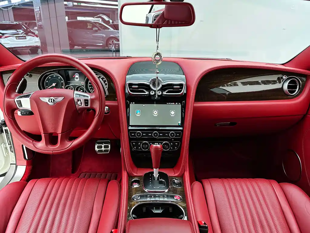 Bentley Continental 2018 — фото 15