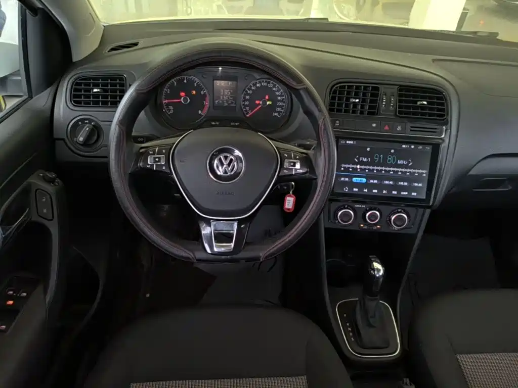 Volkswagen Polo 2019 — фото 11