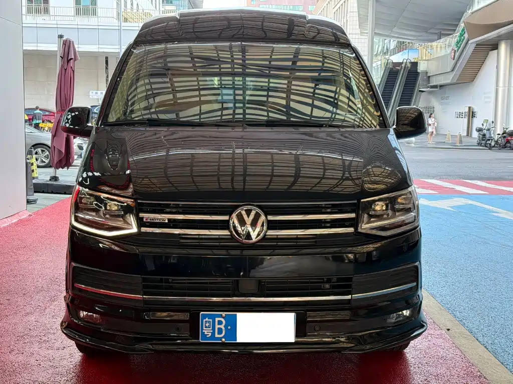 Volkswagen Multivan 2017 — фото 2