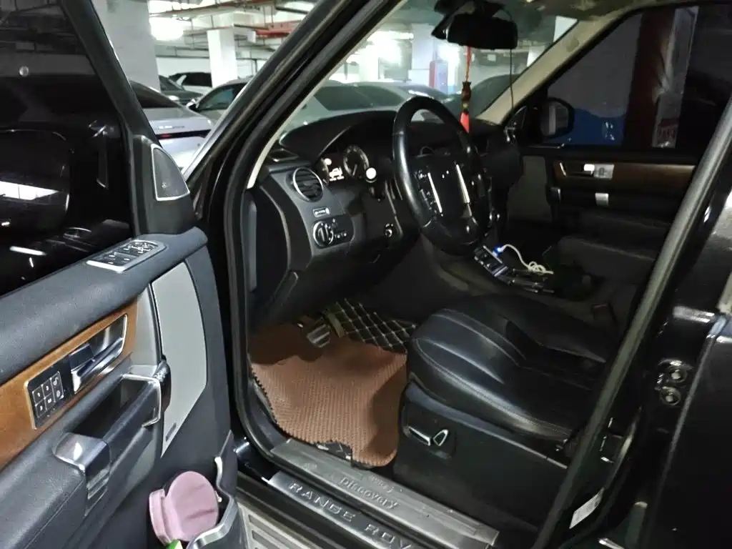 Land Rover Discovery 2016 — фото 14