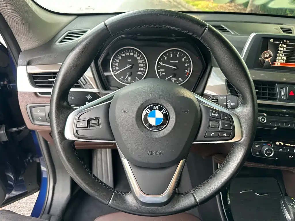 BMW X1 2017 — фото 7