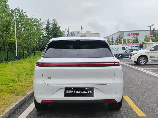 Li Auto L6 2024