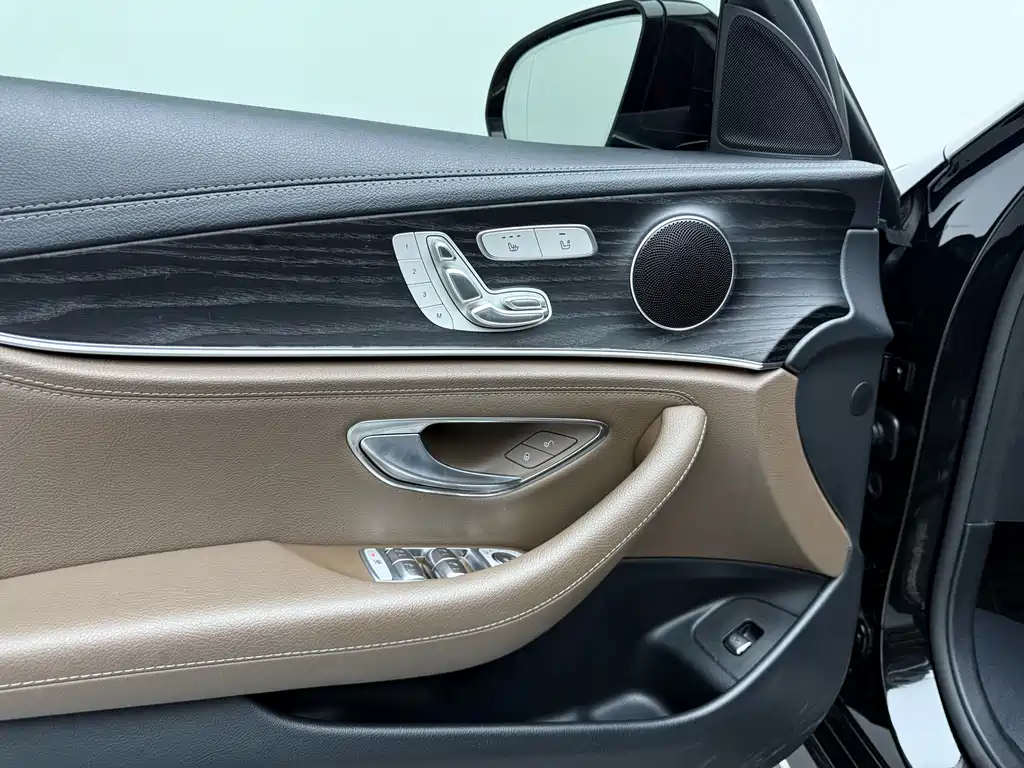 Mercedes-Benz E-Class 2020 — фото 16
