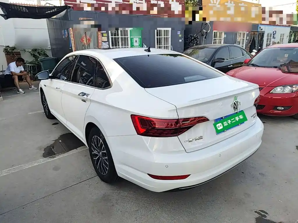 Volkswagen Sagitar 2020