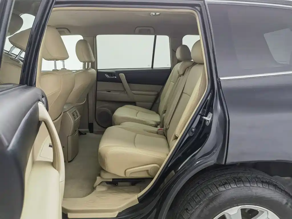 Toyota Highlander 2012 — фото 15