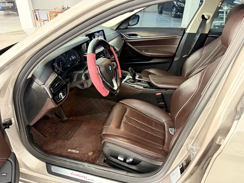 BMW 5 Series 2018 — фото 9