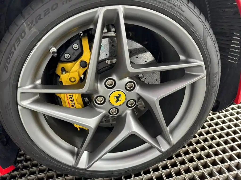 Ferrari F8 2021 — фото 11