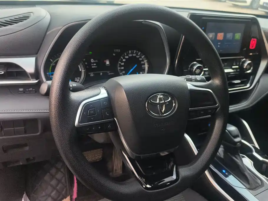 Toyota Highlander 2022 — фото 15