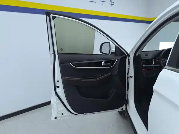 Dongfeng Jingyi X5 2017