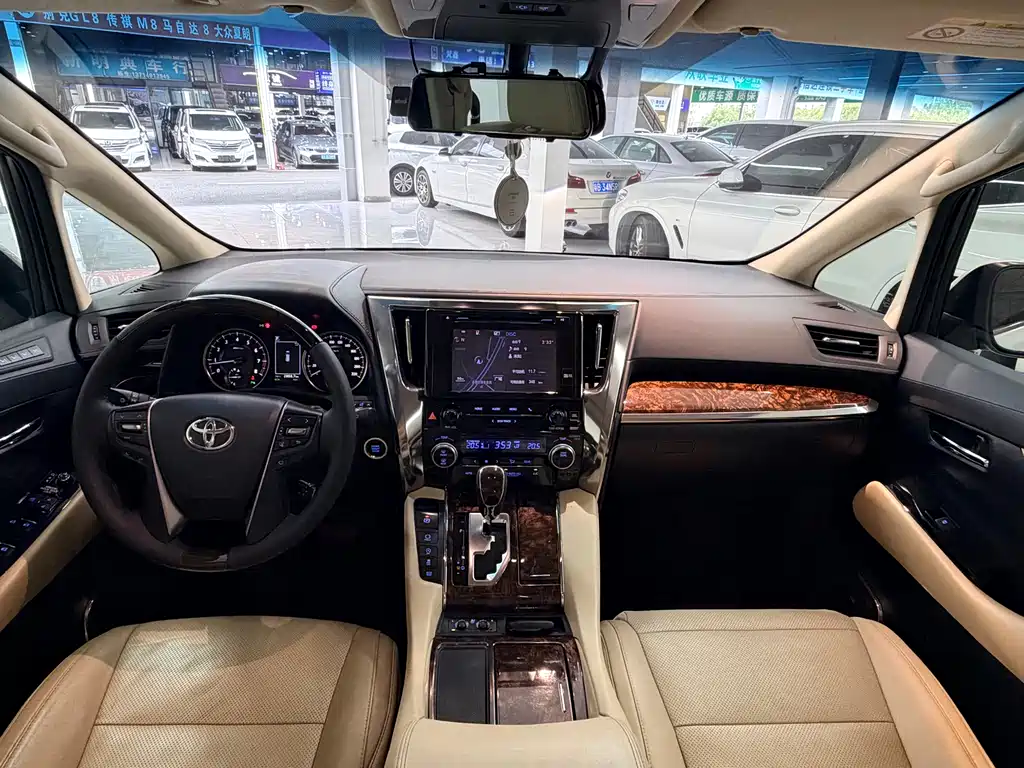 Toyota Alphard 2019 — фото 4