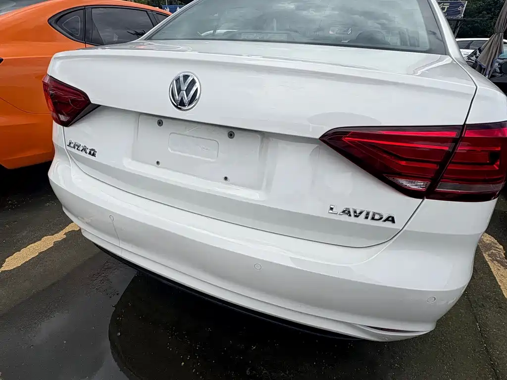 Volkswagen Lavida 2023 — фото 16