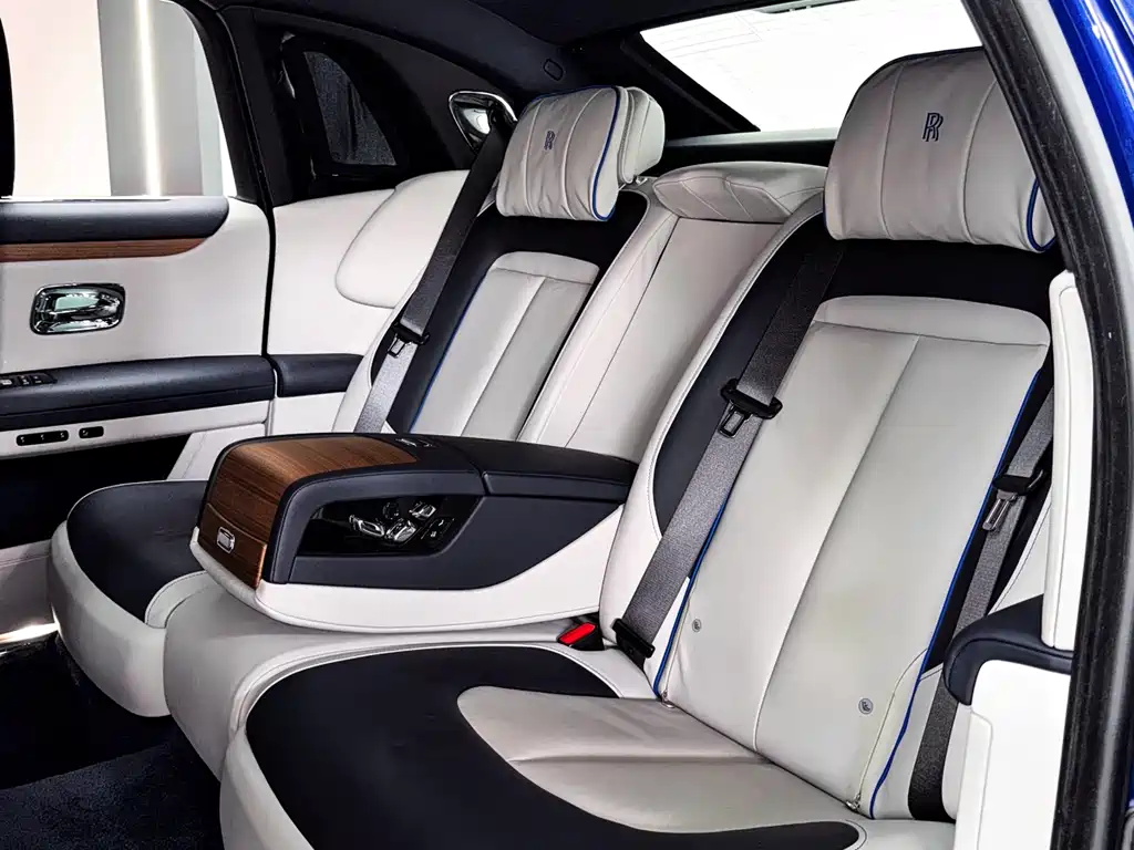 Rolls-Royce Ghost 2021 — фото 15