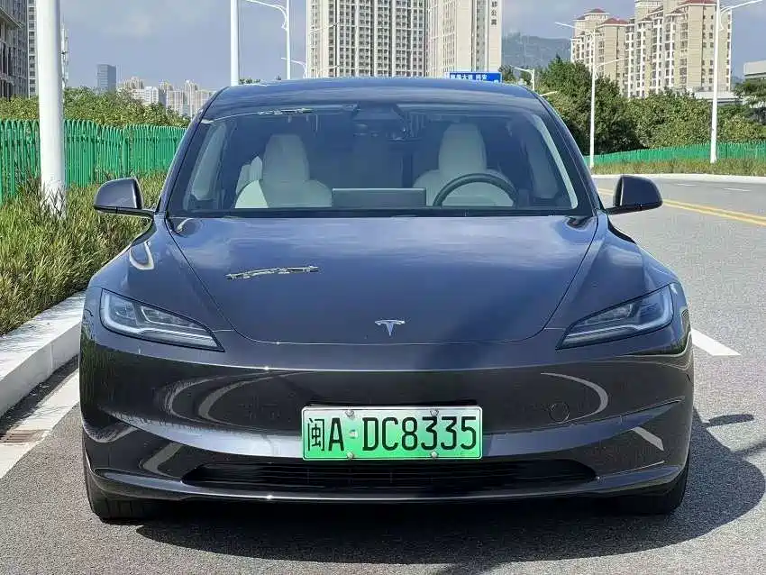 Tesla Model 3 2025 — фото 2