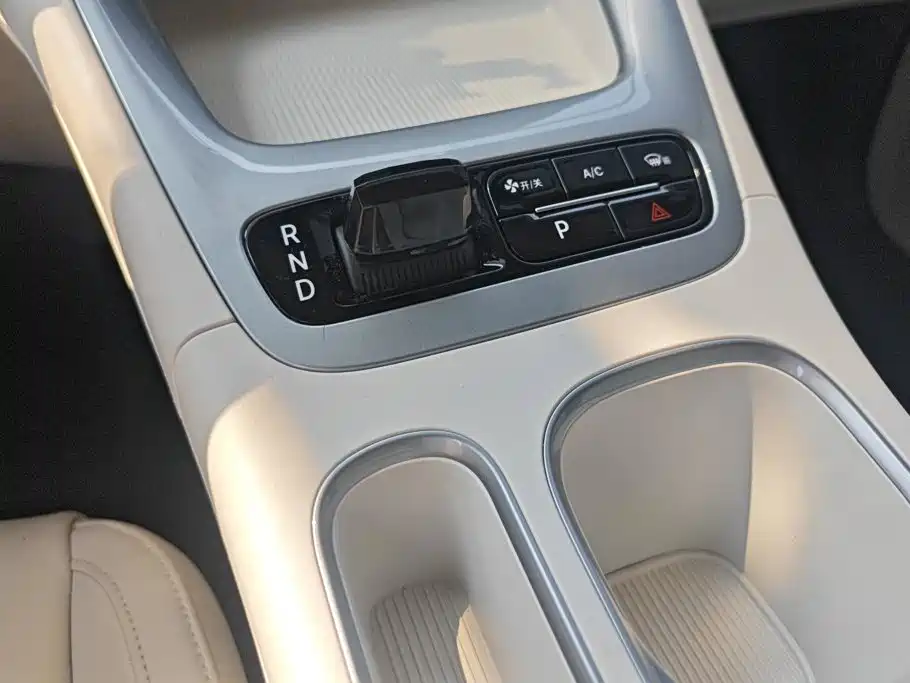 Geely Galaxy Starwish 2024 — фото 16
