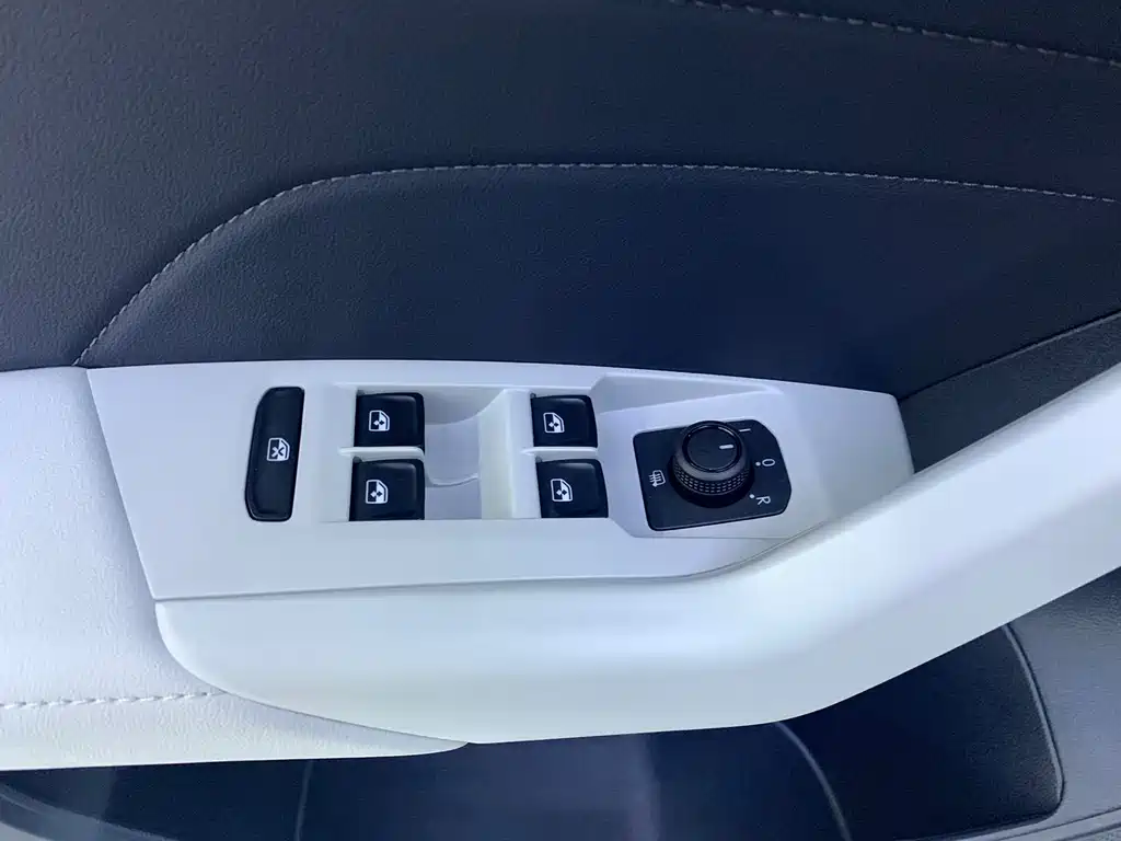 Volkswagen Tharu 2025