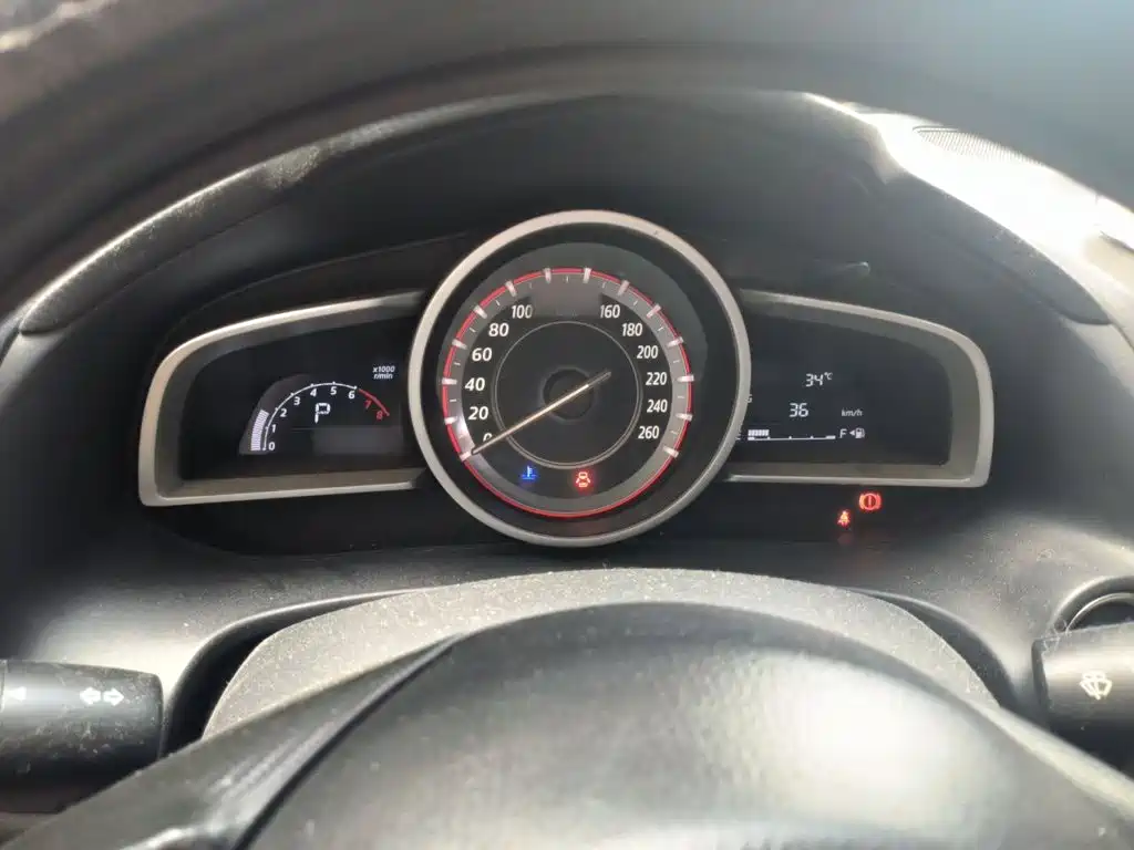 Mazda 3 Angkesela 2015