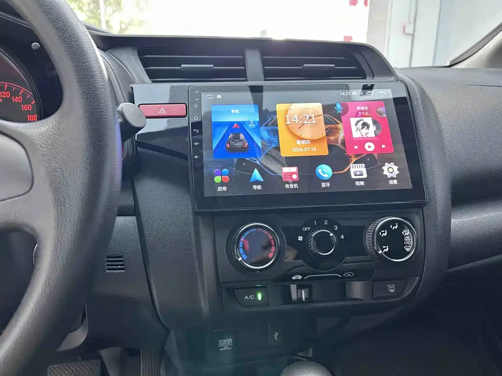 Honda Fit 2015 — фото 10