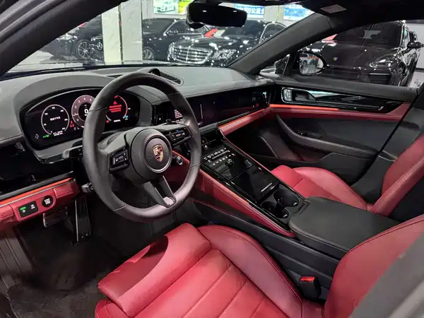 Porsche Panamera 2025