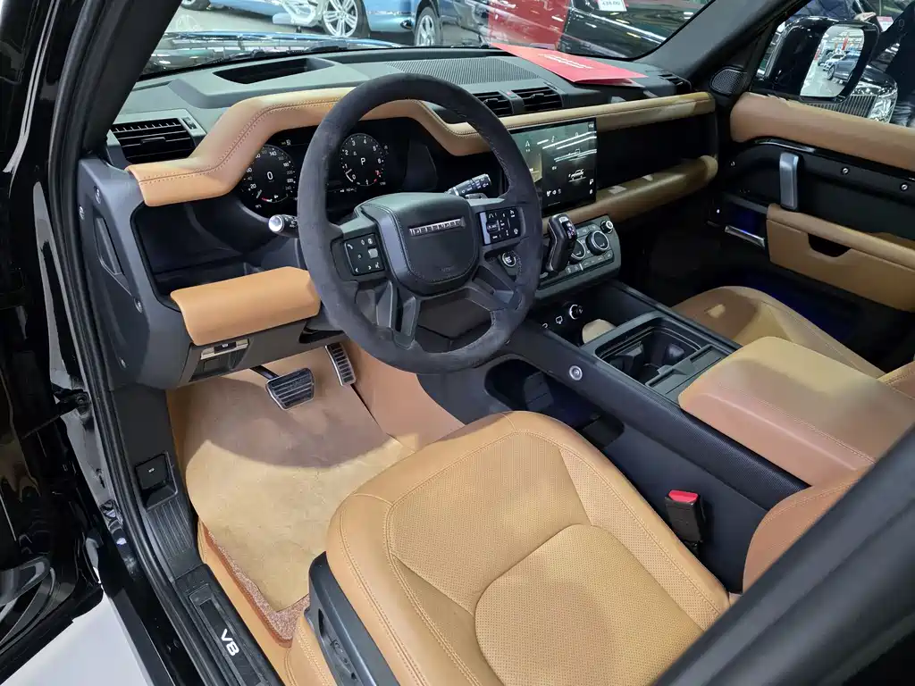 Land Rover Defender 2024 — фото 11