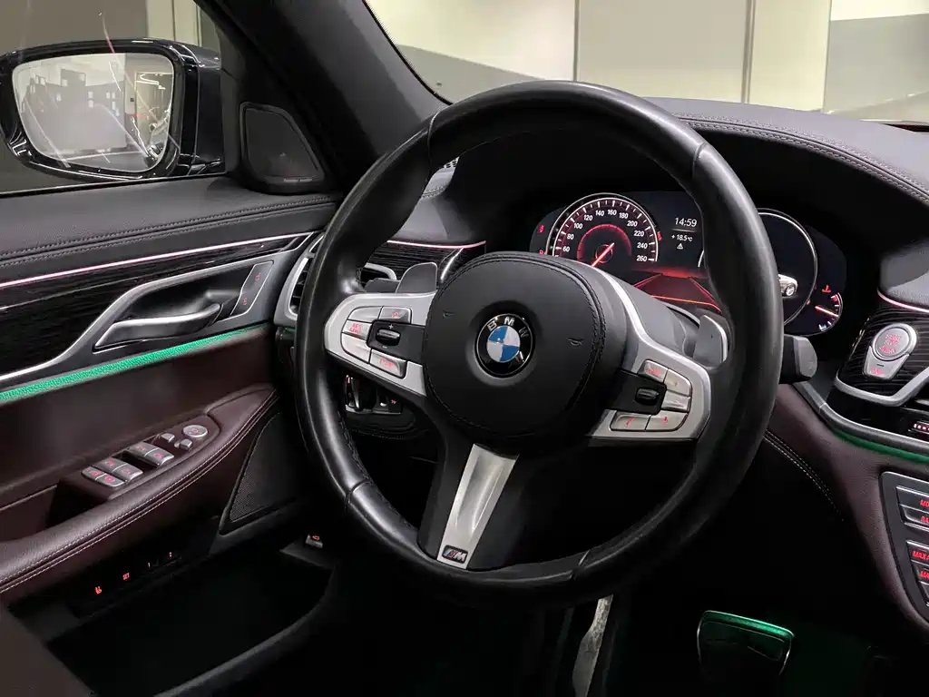 BMW 7 Series 2019 — фото 15