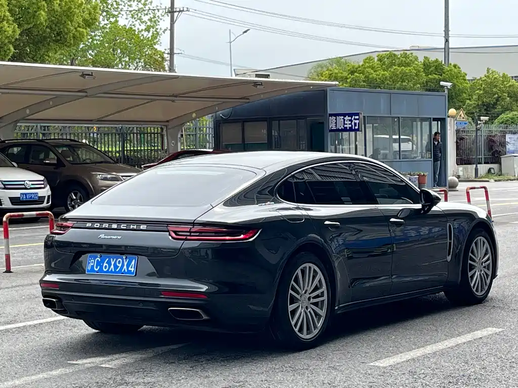 Porsche Panamera 2020 — фото 15