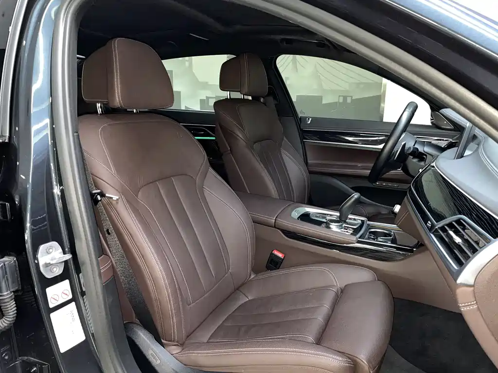 BMW 7 Series 2019 — фото 22