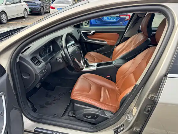 Volvo S60 2015