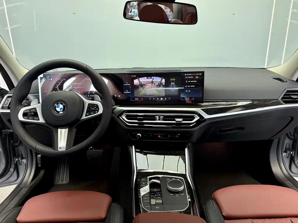 BMW 3 Series 2025 — фото 17