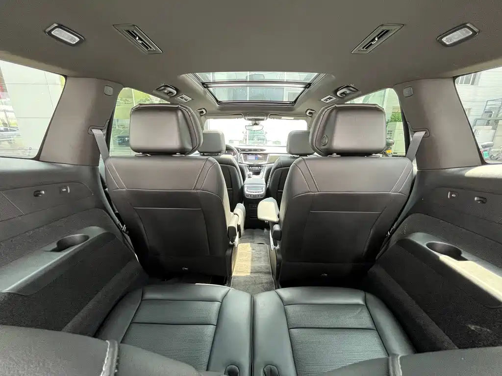 Cadillac XT6 2024 — фото 17